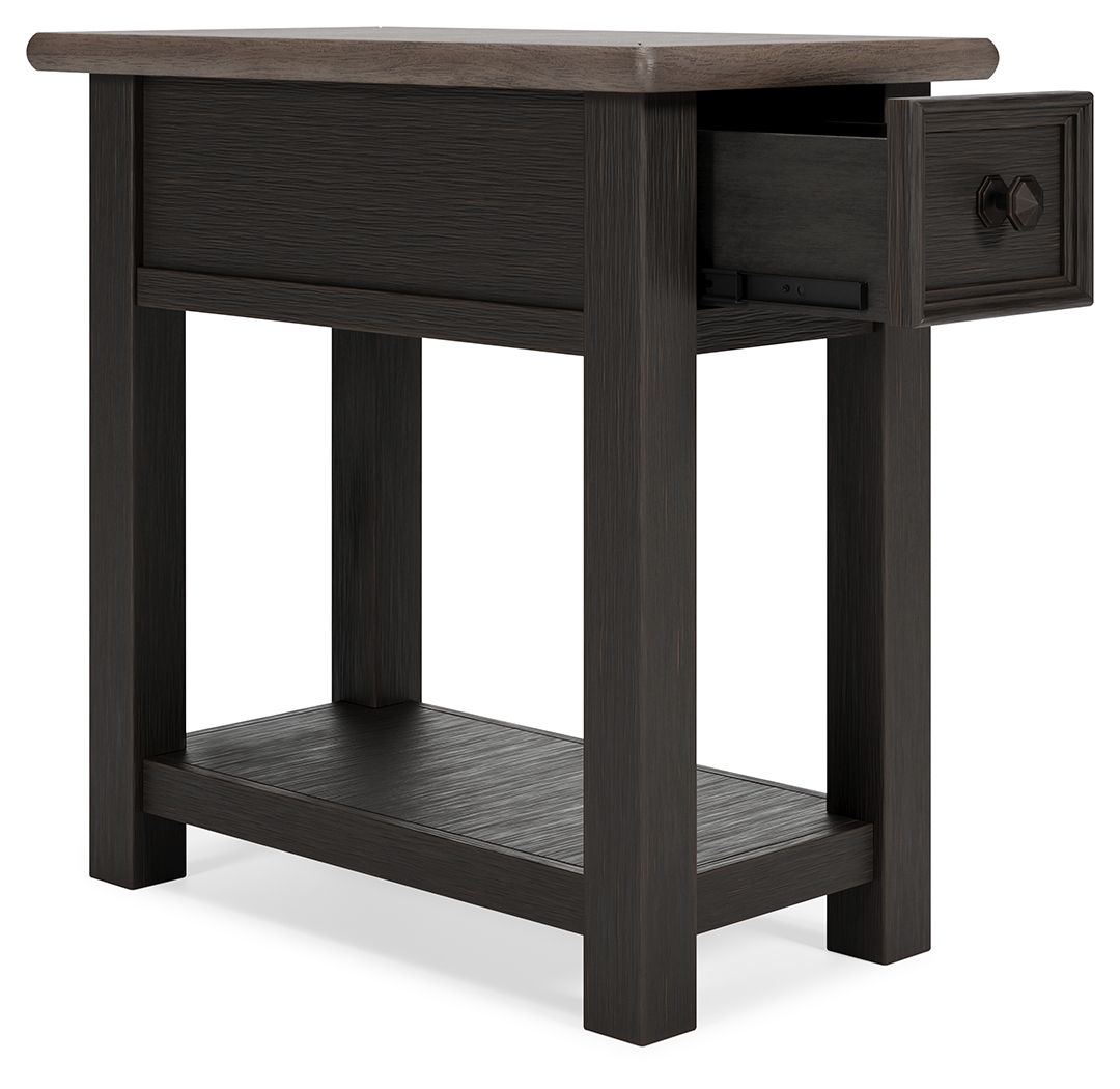Tyler Creek - Black / Gray - Chair Side End Table