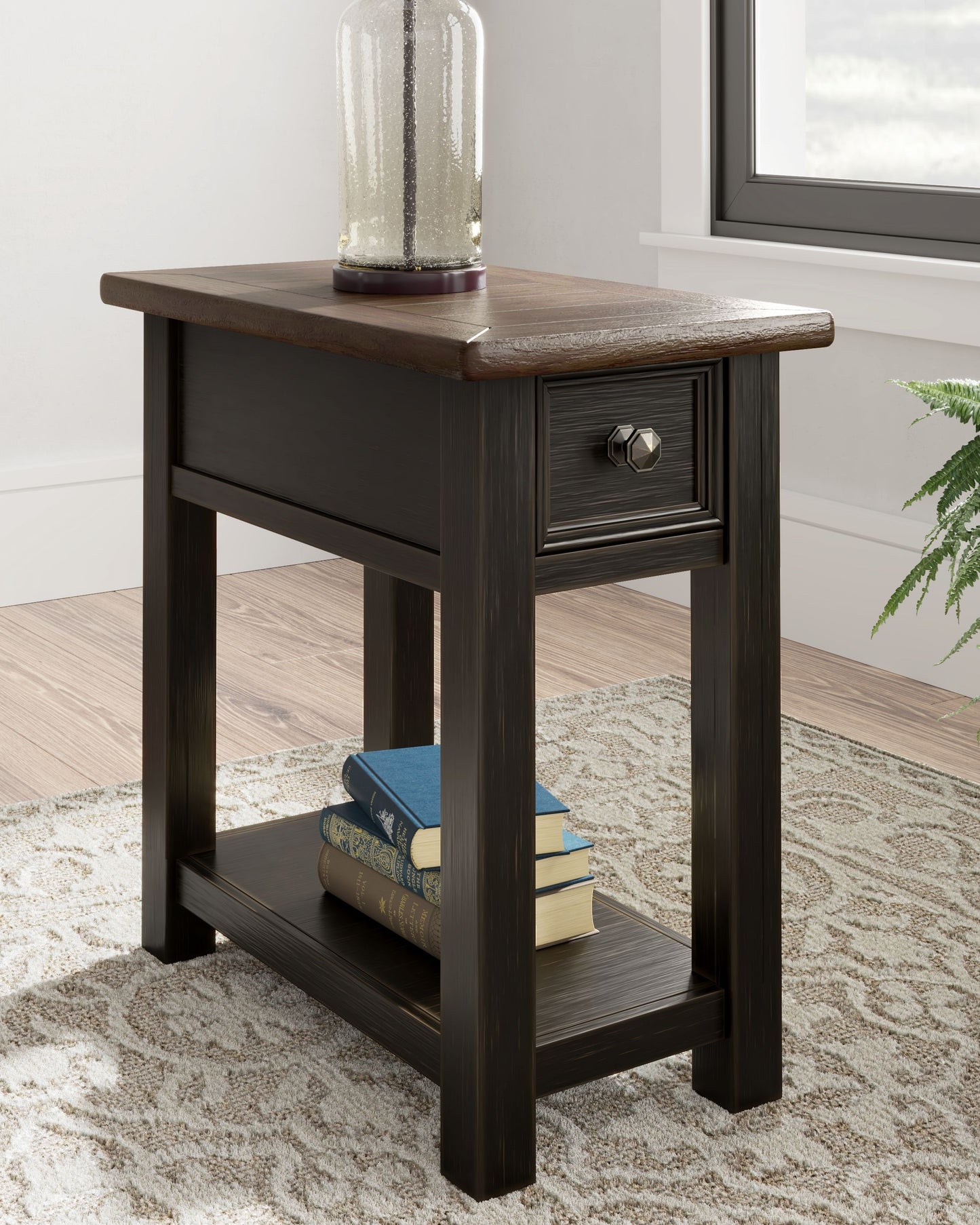 Tyler Creek - Black / Gray - Chair Side End Table