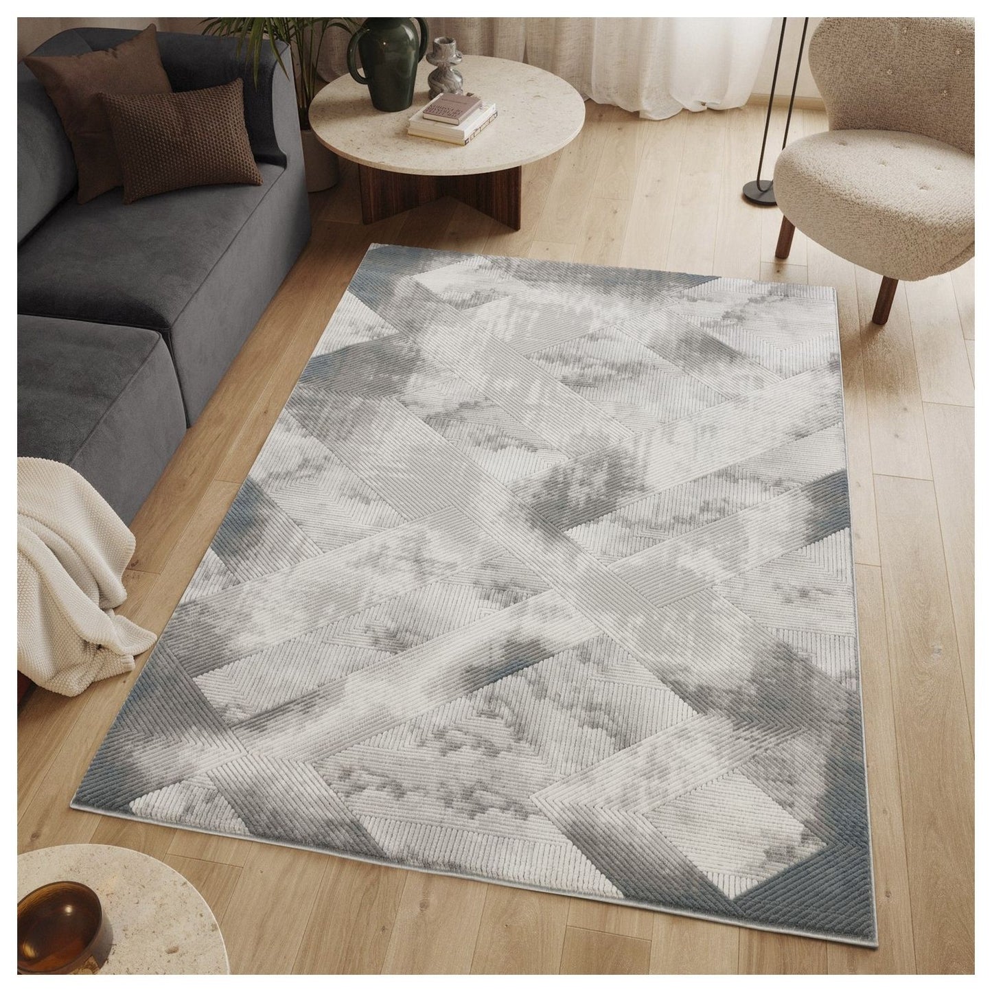 Geometrix - 5'3" X 7'3" Area Rug With Geometric 3D Effect - Ivory / Gray
