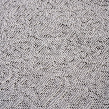 Guros - 6' X 9' Medallion Indoor / Outdoor Area Rug - White