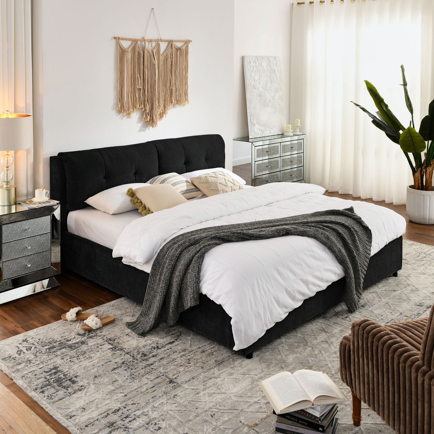 Storage Upholstered Hydraulic Platform Bed With Integrated Headboard