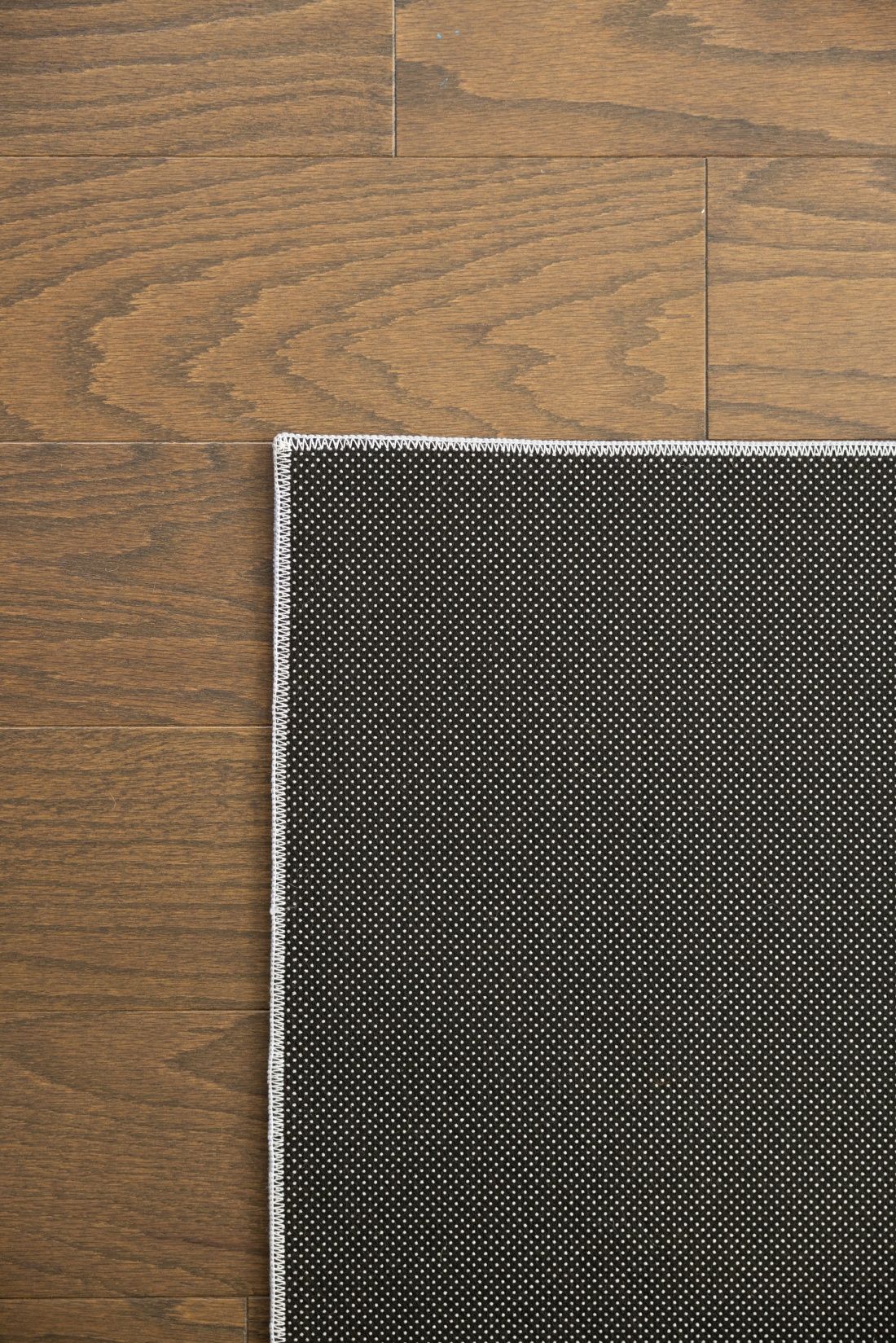 Macau - Non - Slip Accent Rug, Timeless Design