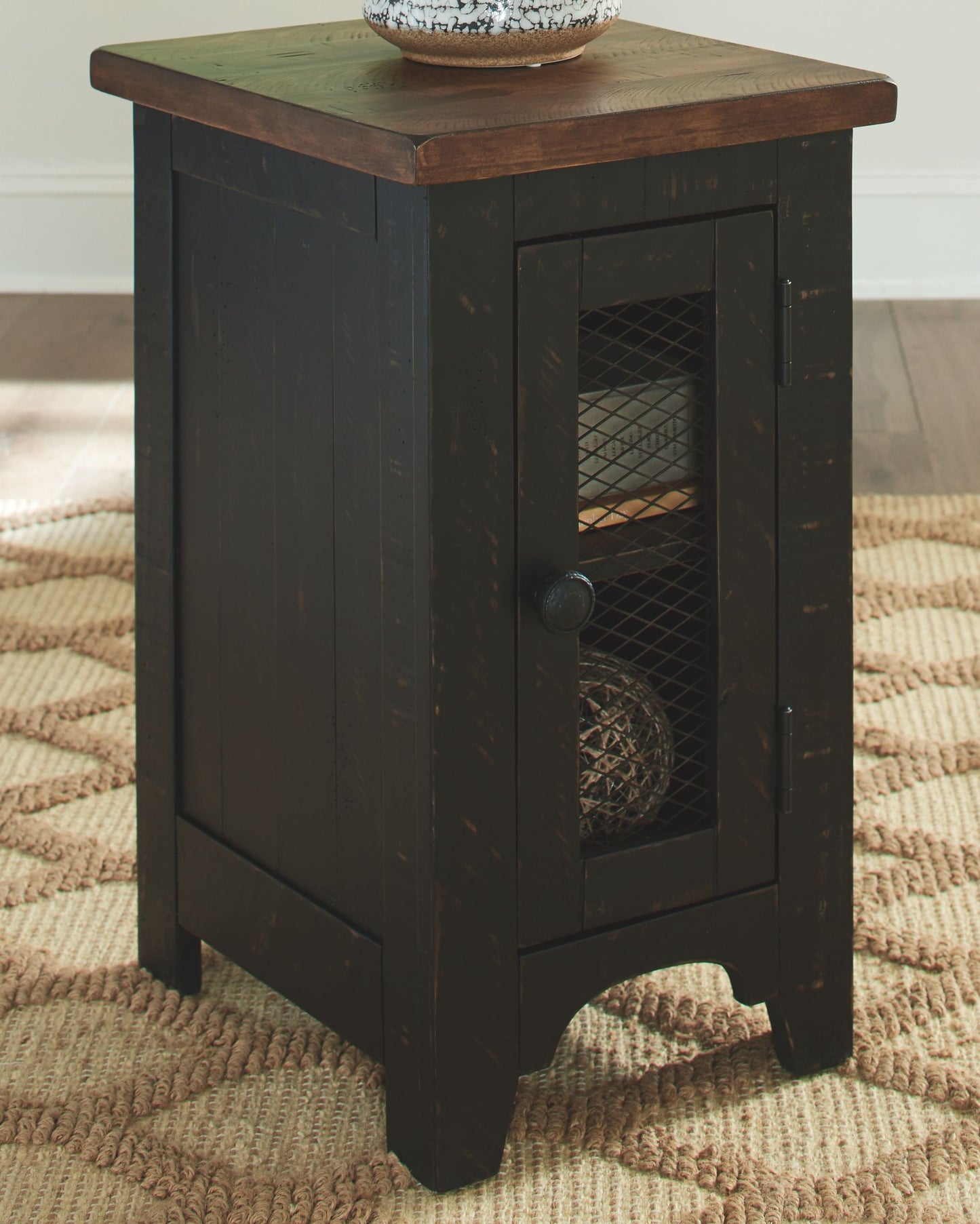 Valebeck - Black / Brown - Chair Side End Table